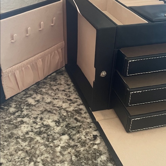 Travel Jewelry Organizer Box - Picture 3 of 12